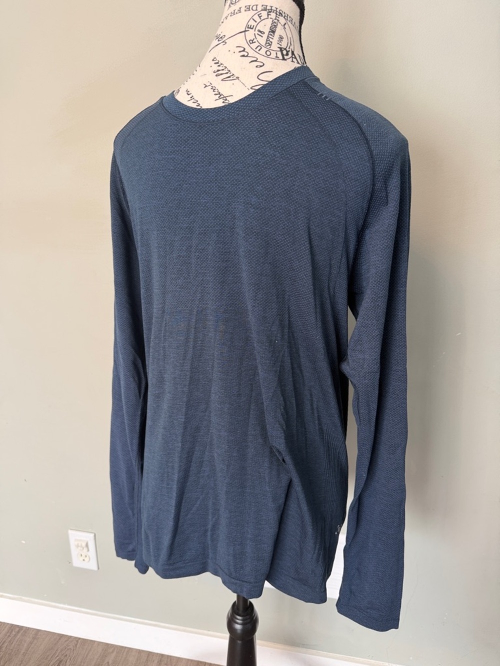 Lululemon Mens Long-sleeve Medium